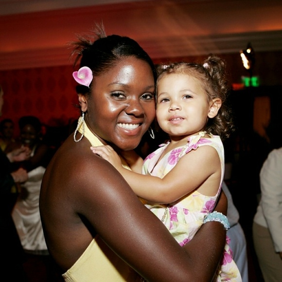 Meet your Posher, Sunee - Picture 3 of 5